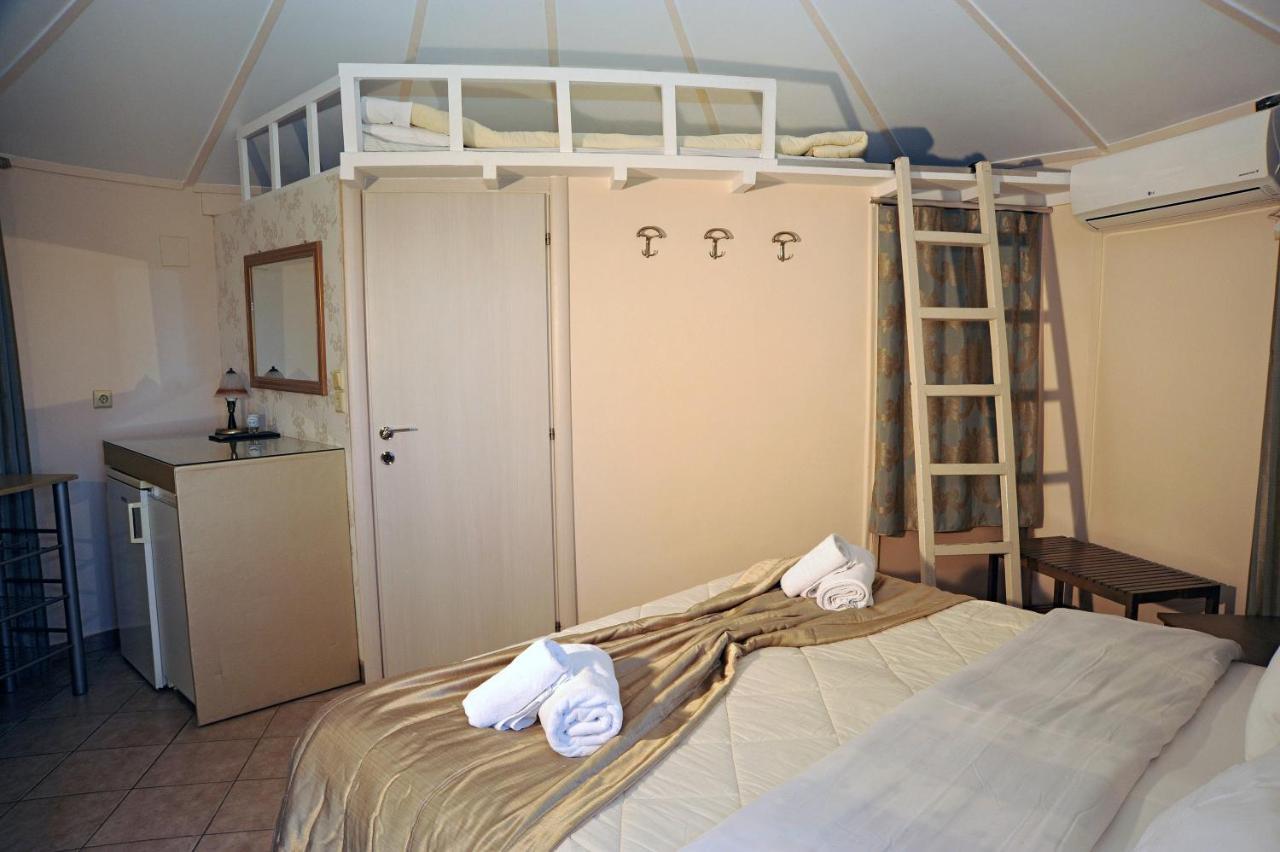 דלפי Chrissa Camping Rooms & Bungalows מראה חיצוני תמונה