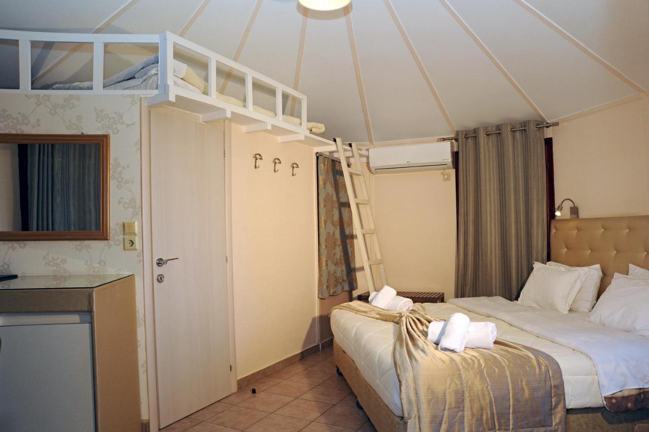 דלפי Chrissa Camping Rooms & Bungalows מראה חיצוני תמונה