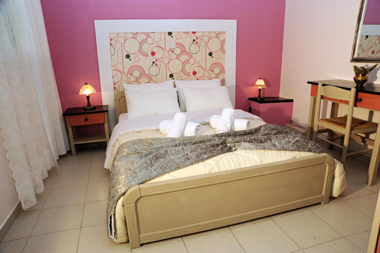 דלפי Chrissa Camping Rooms & Bungalows מראה חיצוני תמונה