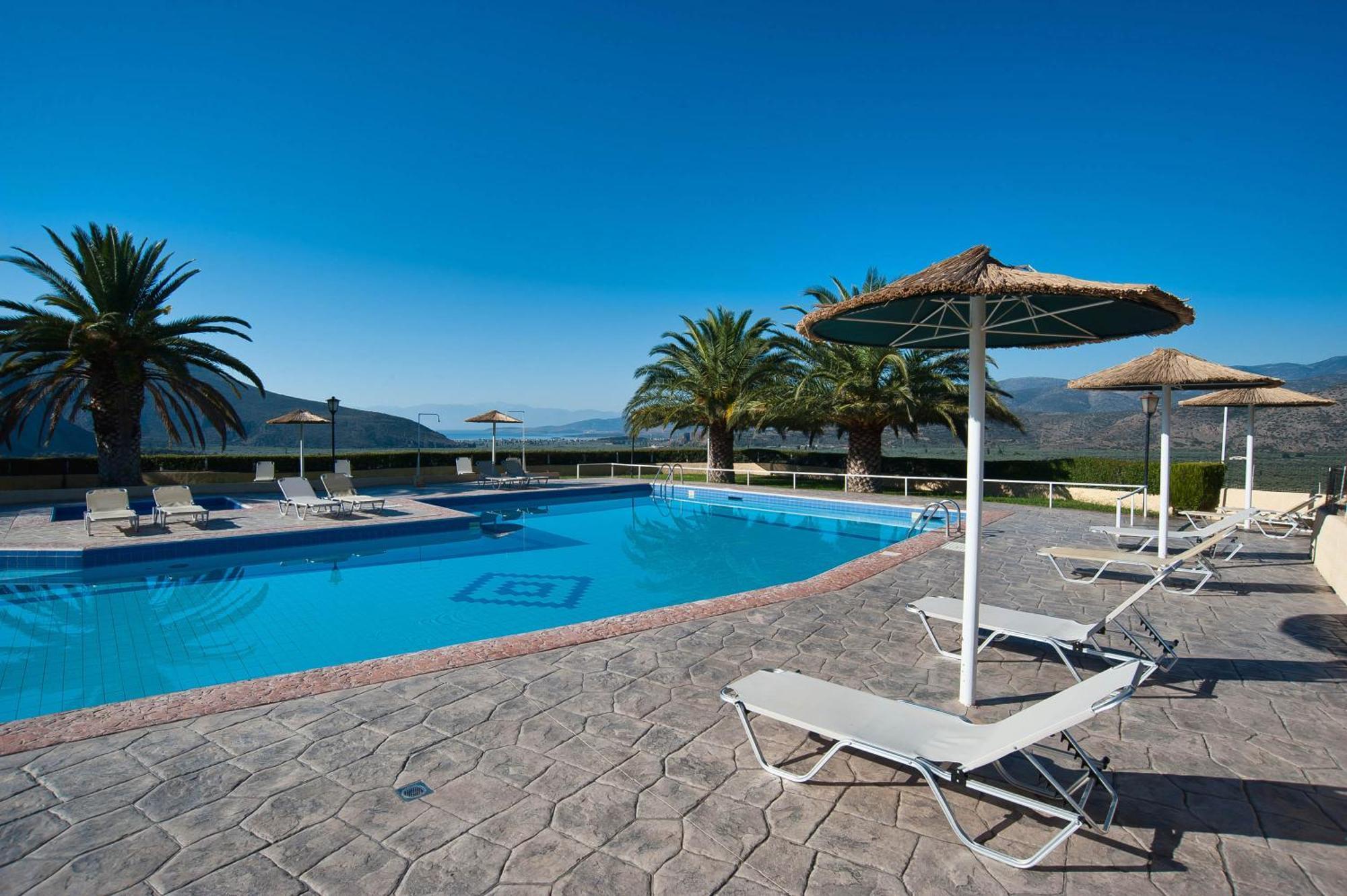 דלפי Chrissa Camping Rooms & Bungalows מראה חיצוני תמונה