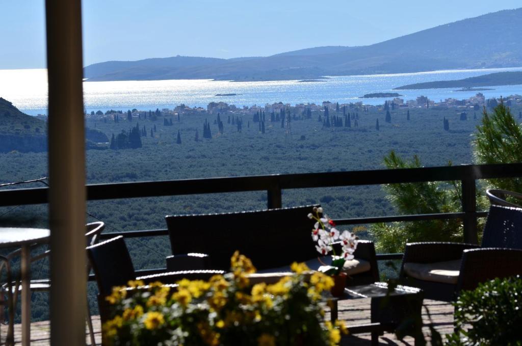 דלפי Chrissa Camping Rooms & Bungalows חדר תמונה