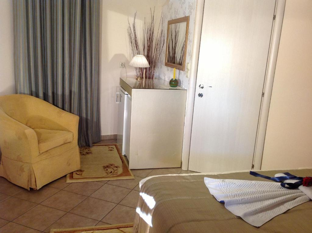 דלפי Chrissa Camping Rooms & Bungalows חדר תמונה